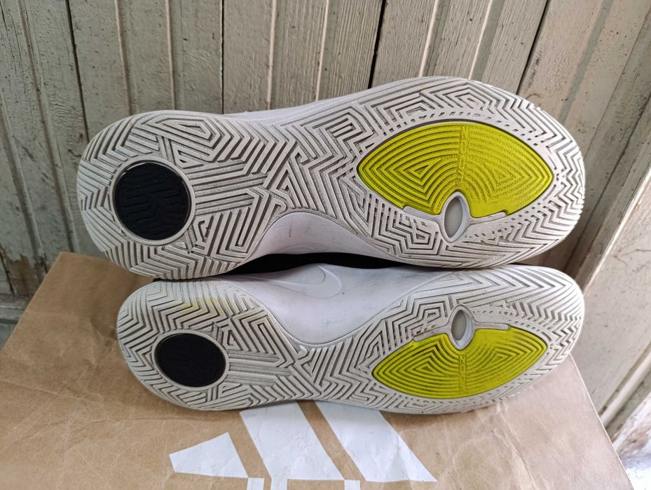 ''Nike Kyrie Flytrap 2''оригинални маратонки 44.5 номер