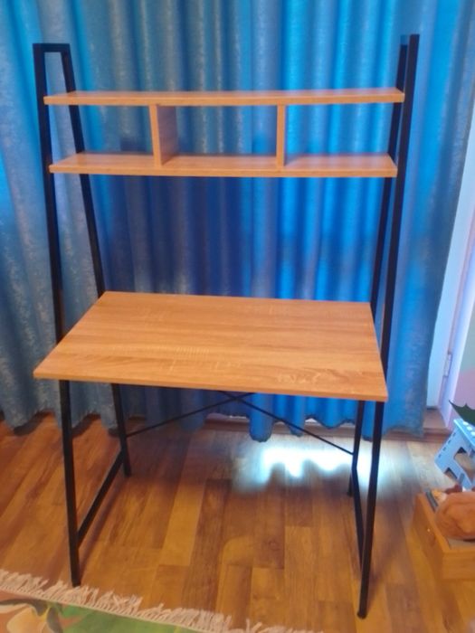 Бюро, в отлично състояние запазено