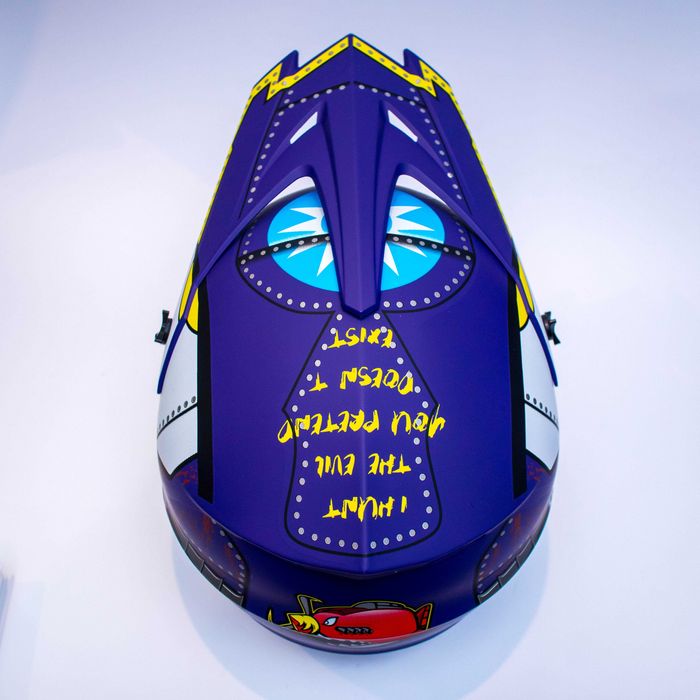 Каска подходяща за мотокрос , планински велосипед , ел. тротинетка