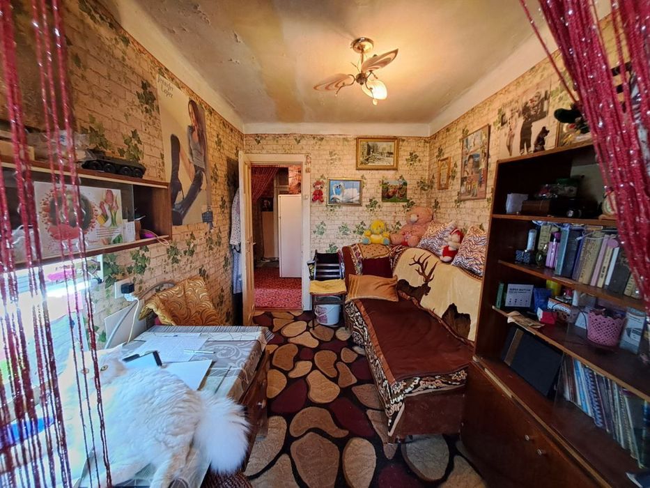 Продаётся 2-ух комнатная квартира в кирпичной доме в районе Киргили