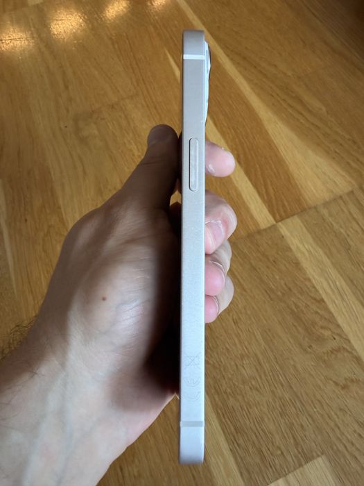 Iphone 13 128 GB Starlight (Бял) , неразличим от нов