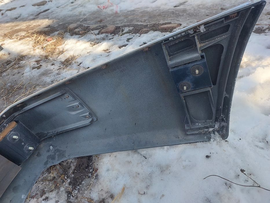 Продам Бампер W124