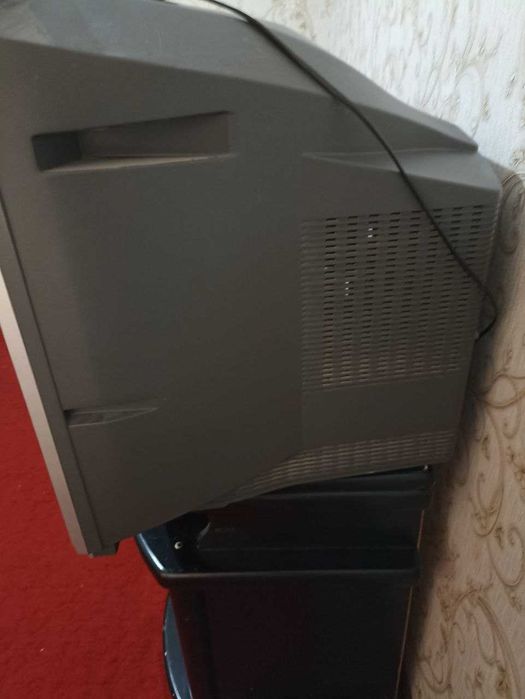 Продается телевизор диагональ 72 PANASONIK