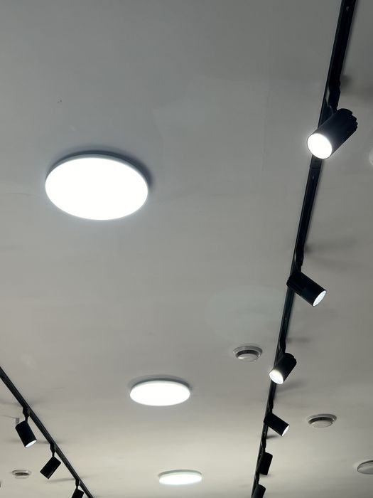 Продам люстры