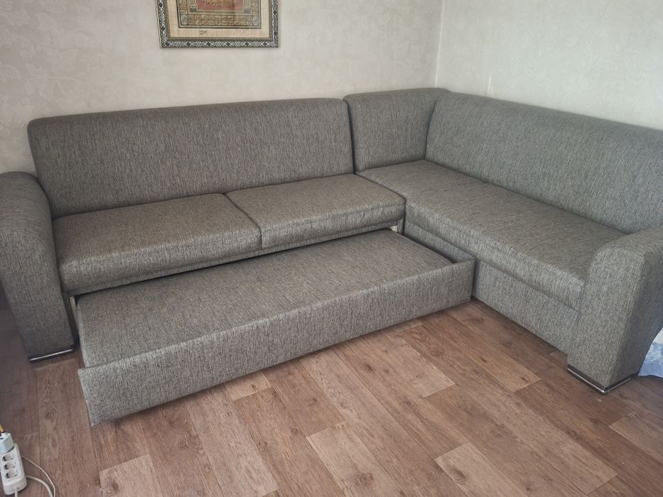 Продам диван угловой