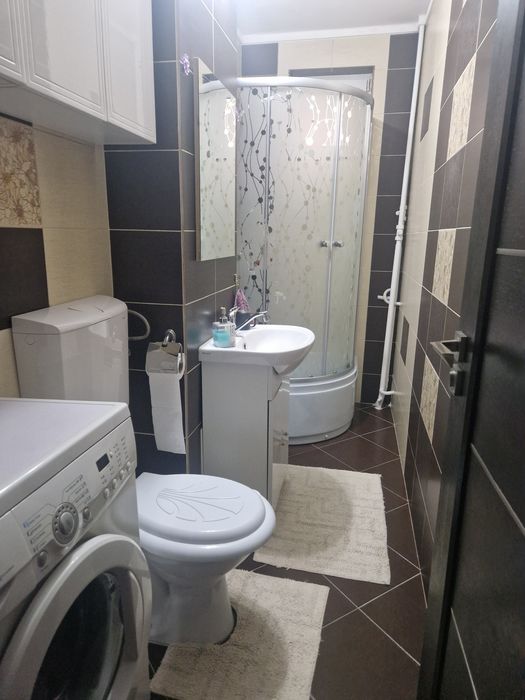 Vând apartament cu 2 camere la prețul de 88.000 euro negoci
