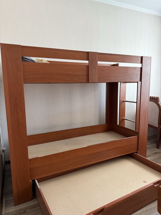 Трёхъярусная кровать-трансформер