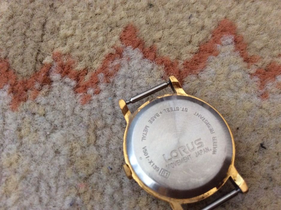 Ceas de dama Lorus japan si monede romanesti vechi pret bun