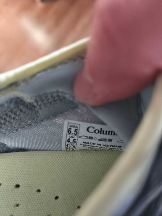 Adidasi Columbia marimea 37.5