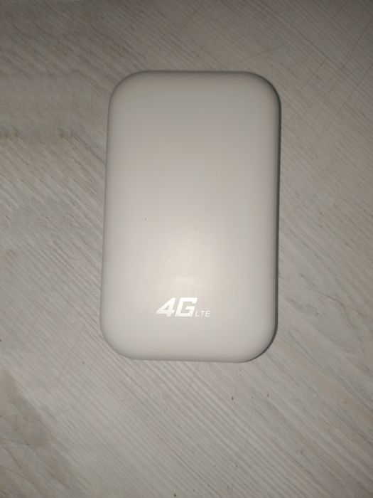 Срочно продам карманный WiFi  Роутер 4G
