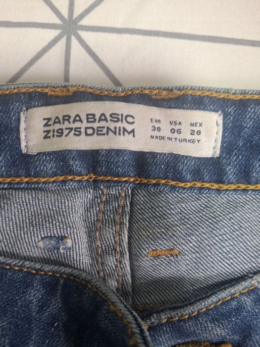 Blugi zara mărimea 30