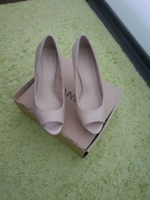 Pantofi mango nude
