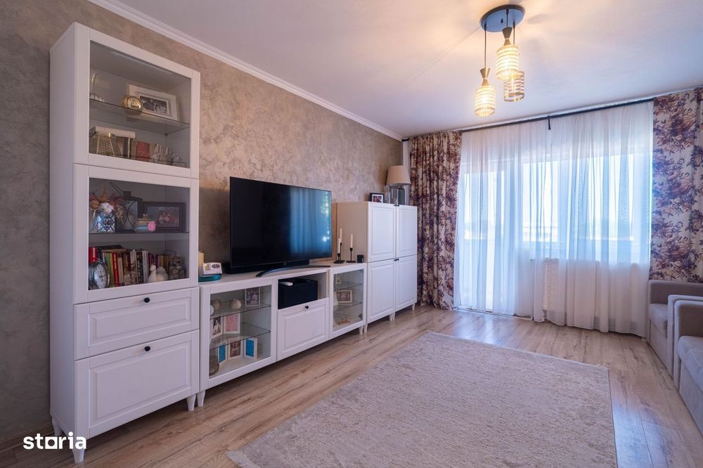 Apartament 5 camere Vlaicu – Renovat, 2 băi, centrală proprie