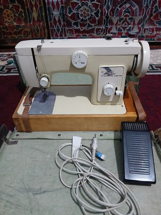 Tikuv mashinasi sotiladi