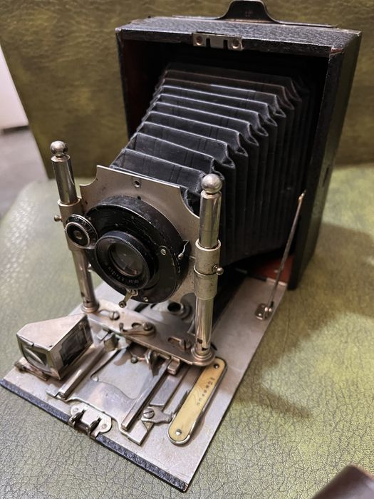 Aparat foto cu burduf din anii 20 cu adaptor Rollex