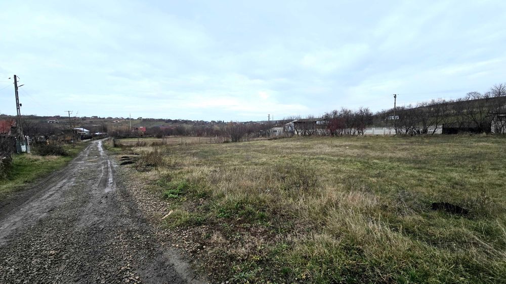 OCAZIE teren PERFECT PLAN – 1.800 mp, acces 2 drumuri lângă E58