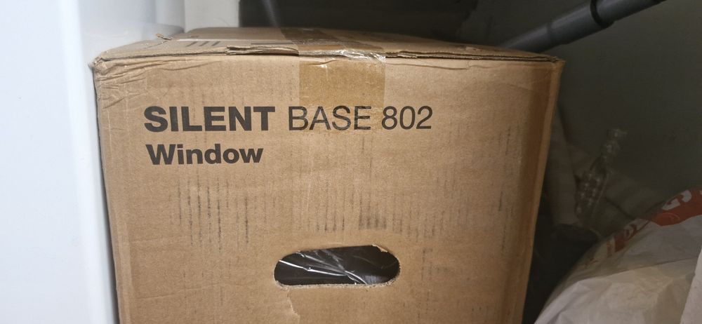 -SIGILAT- Carcasa BeQuiet -  Silent Base 802 Window Black -NOU-  - SIGILAT-   -GARANTIE 24 LUNI-