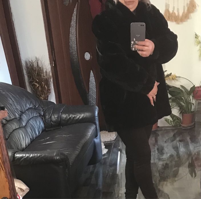 Blana culoare negru  marimea xxl  bust 115-120 cm ,aproape noua