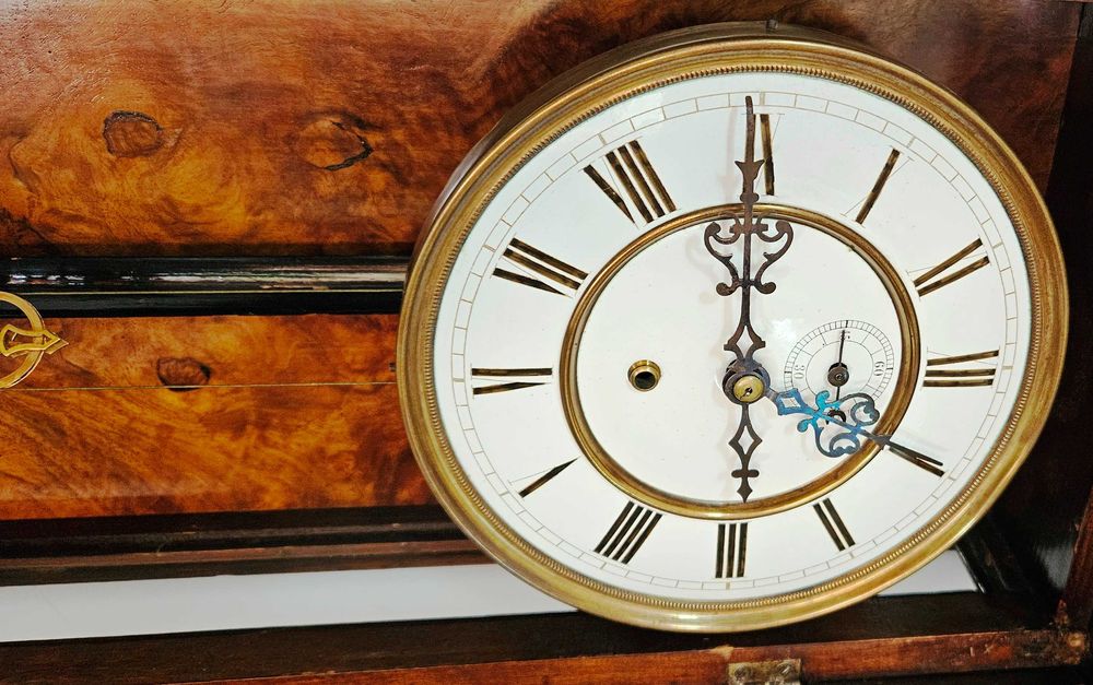 Ceas de perete cu pendul si o greutate  Biedermeier