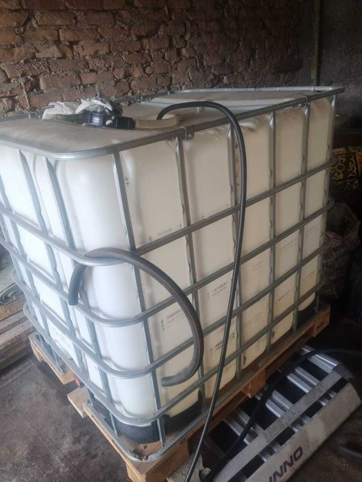 Ёмкость еврокуб 1000 литров.