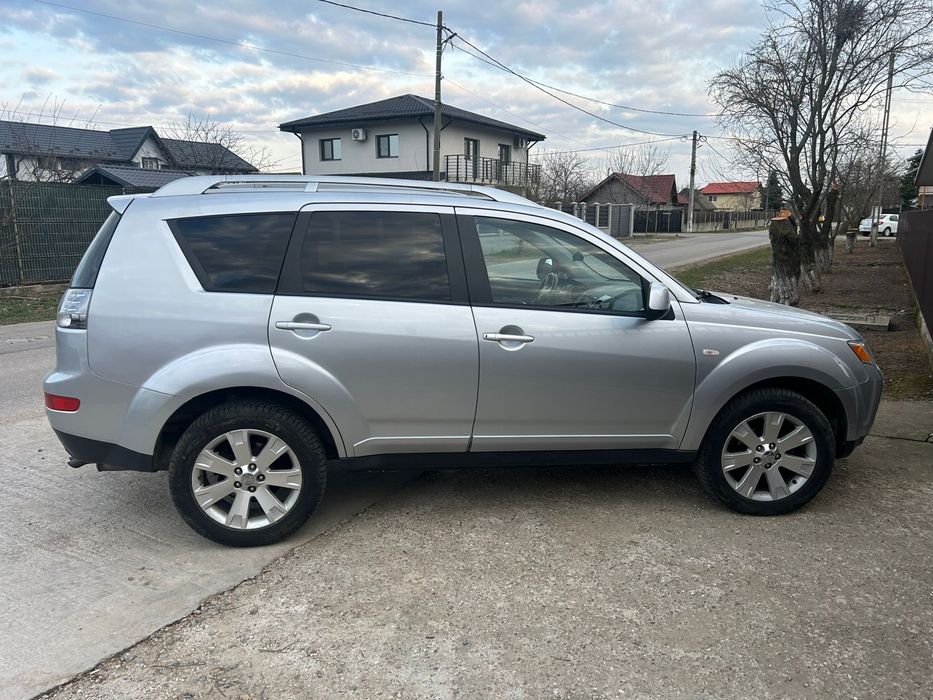 De vanzare Mitsubishi Outlander 4x4