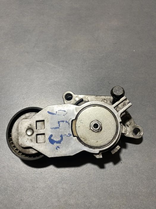 Rola intinzatoare curea distributie VKM33043 Citroen C3 2004