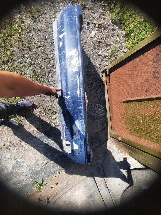 Бампер на Пассат универсал  b 4