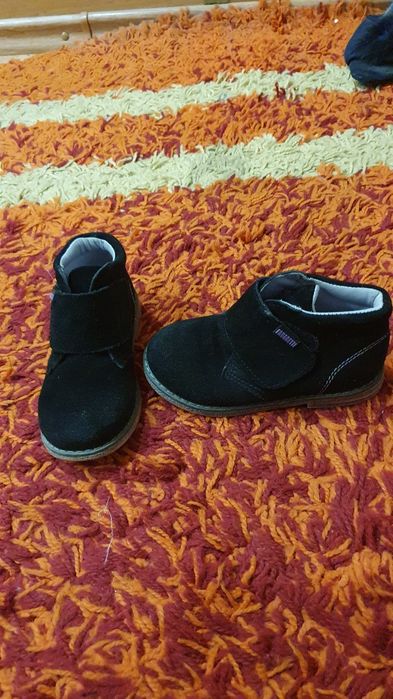 Продам обувь детскую