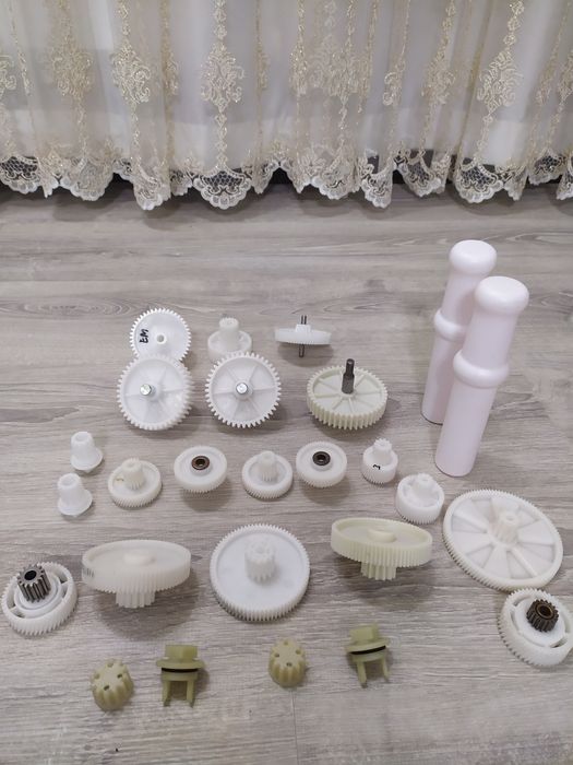 Комплектующие для мясорубки и для пылесосов, нож, шестерёнки, толкател