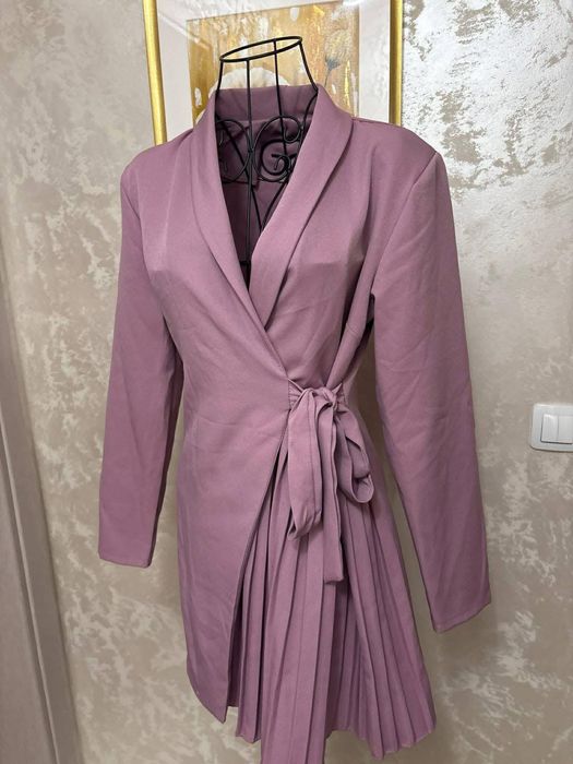 Рокля тип сако