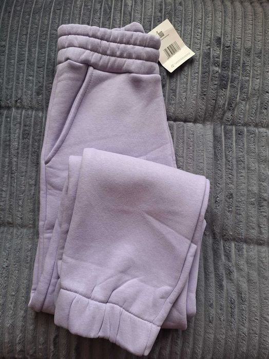 НОВО Долнище на анцуг