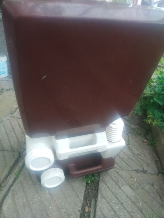 Преносима химическа  тоалетна за каравана, кемпер, къмпинг, лодка, вил