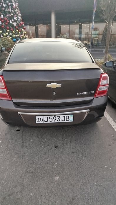 Coblt moshinasi sotiladi