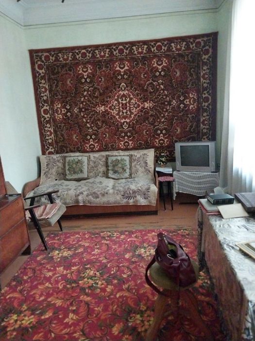 Продается квартира в центре ЧИРЧИКА