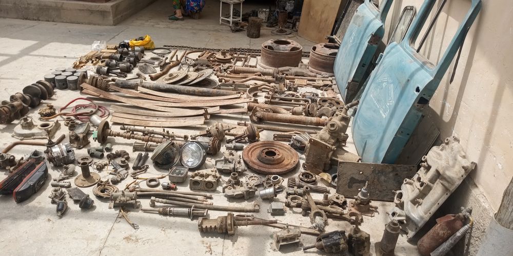 Зил запчасть сотилади