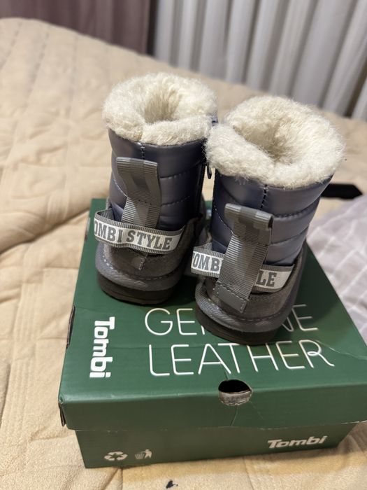 Продам детскую обувь