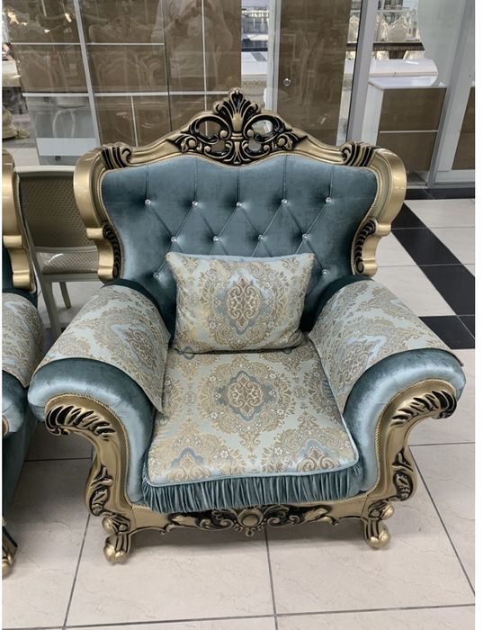 Королевский диван