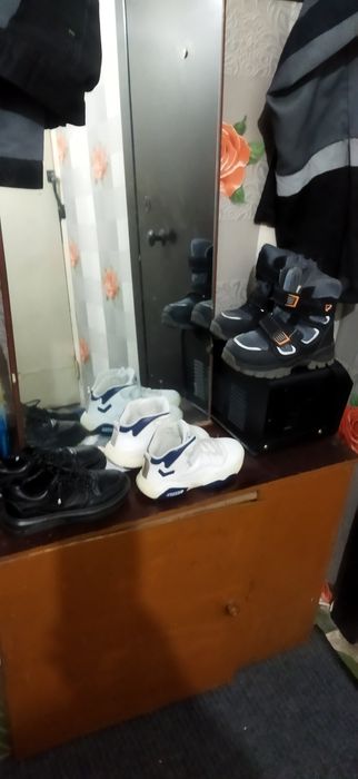 Детская  обувь .