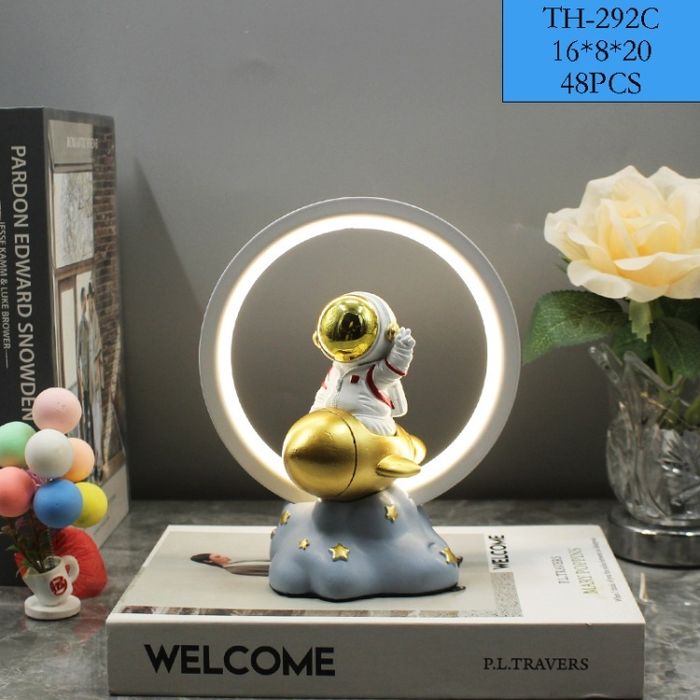 Светильник led  космонавт