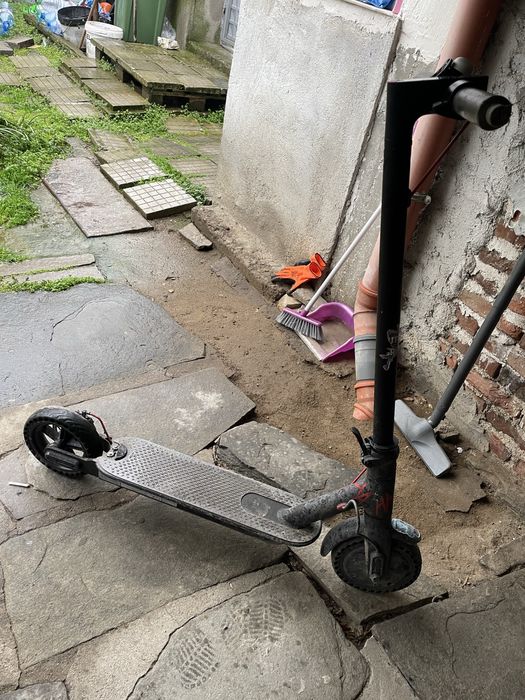 Xiaomi m365 тротинетка електическа