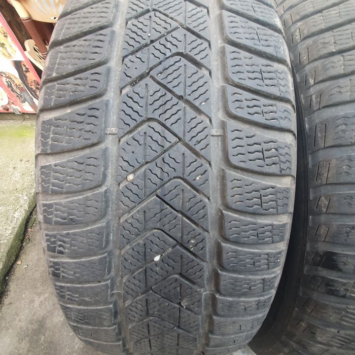 Anvelope vara 215 65 17 4 buc si anvelope iarna 225 55 18 2 buc