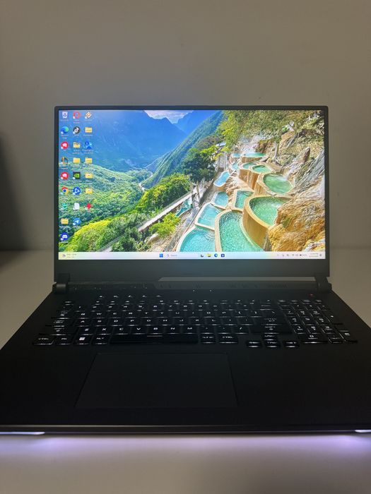 ASUS ROG STRIX G713RS rog seriozitate