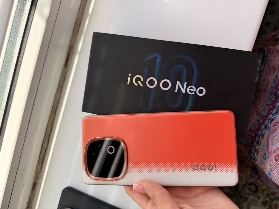 Продается телефон IQOO Neo 10 256GB