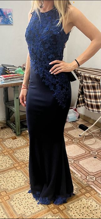 Бална рокля с гол гръб по тялото, размер S