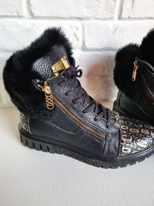 Боти от естествена кожа