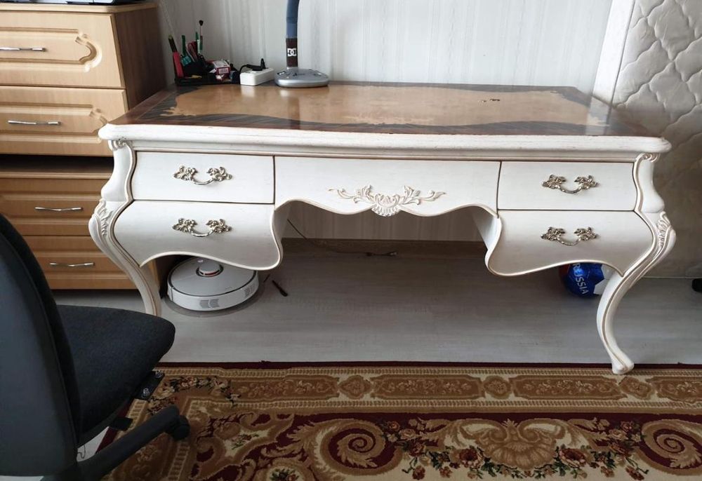 Продам винтажный стол