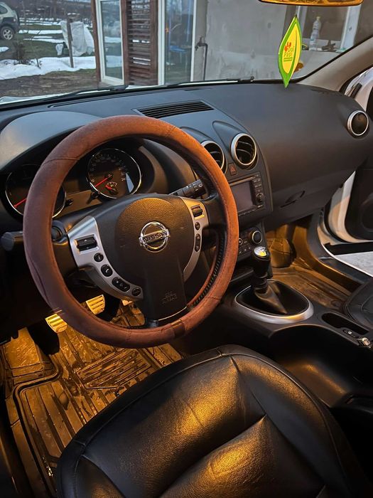 Un autovehicul nissan qashqai j10 1.5 dci