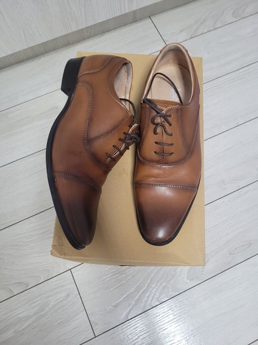 Pantofi de piele marime 41 dar corespund la 42