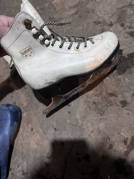 коньки продается 34размер