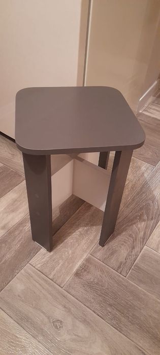 Продам табуретки новые.